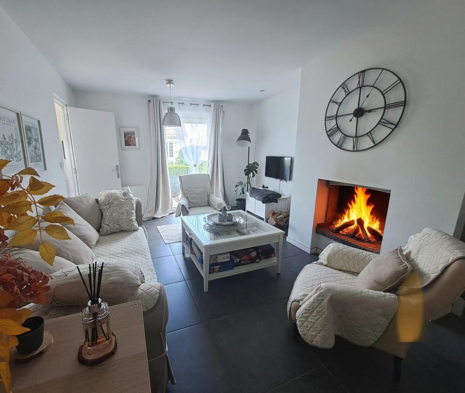 ZenZone Family Jacuzzi, Relax, Nature House in Normandy
