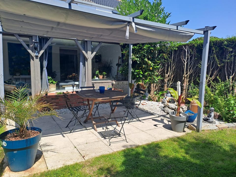 ZenZone Family Jacuzzi, Relax, Nature House in Normandy