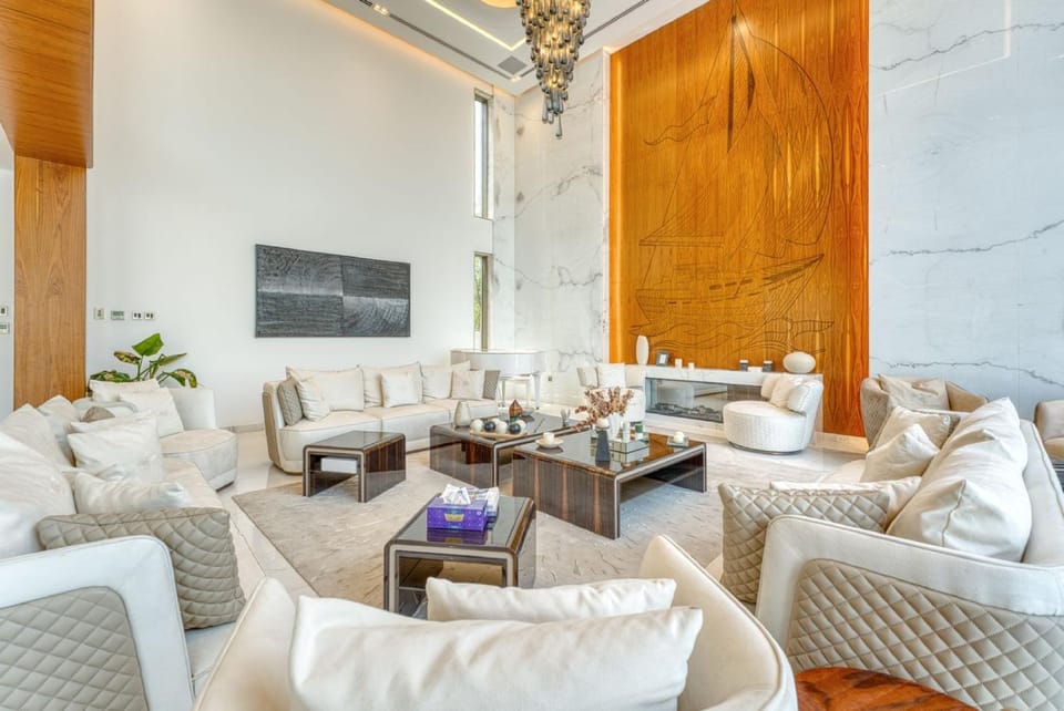 Signature Palm Villa Frond G 6BDR Private Pool Villa in Dubai