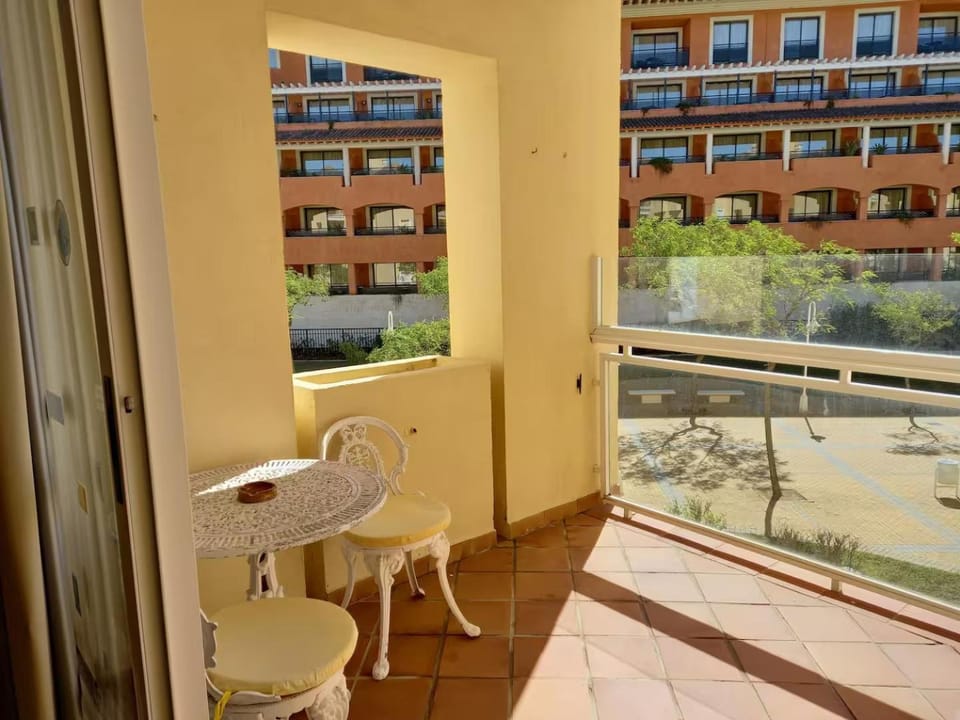 Summer, Balcony/Terrace, Street view
