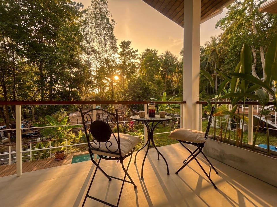 Patio, Natural landscape, Garden, View (from property/room), Balcony/Terrace, Seating area, Garden view