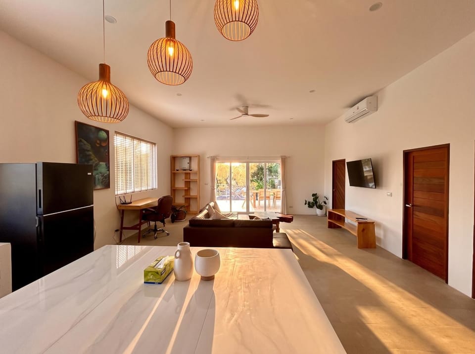 TV and multimedia, Living room, Photo of the whole room, Seating area, kitchen, air conditioner