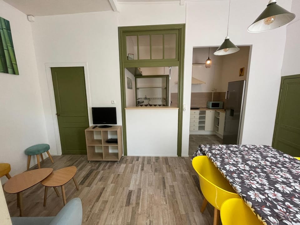 Communal lounge/ TV room