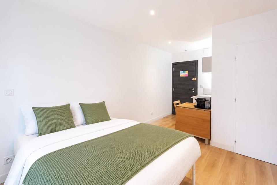 M108 Grand studio moderne et chic Apartment in Annemasse