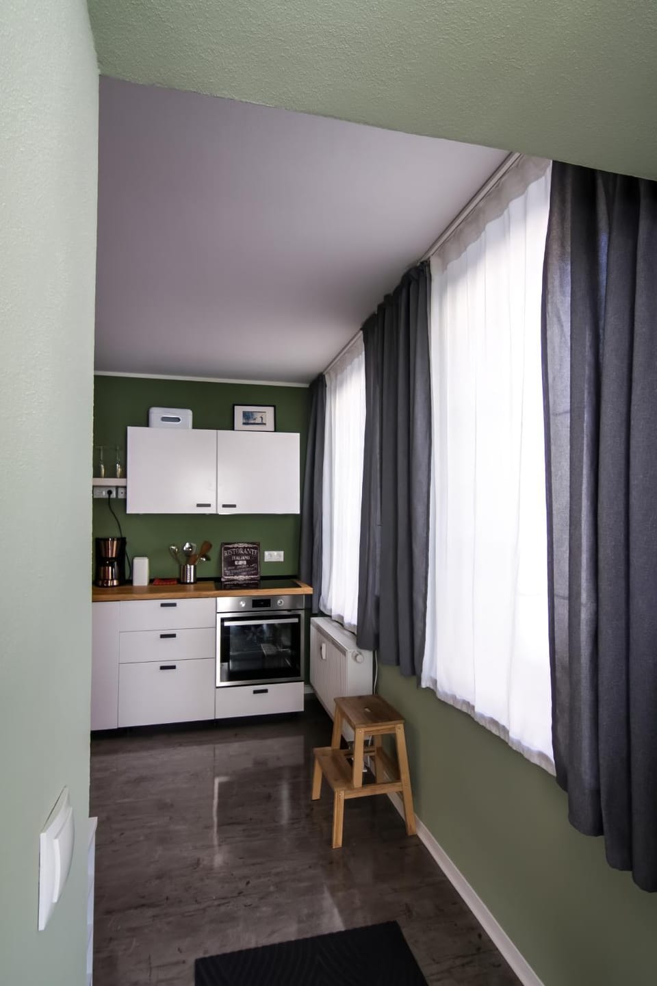 Facade/entrance, kitchen
