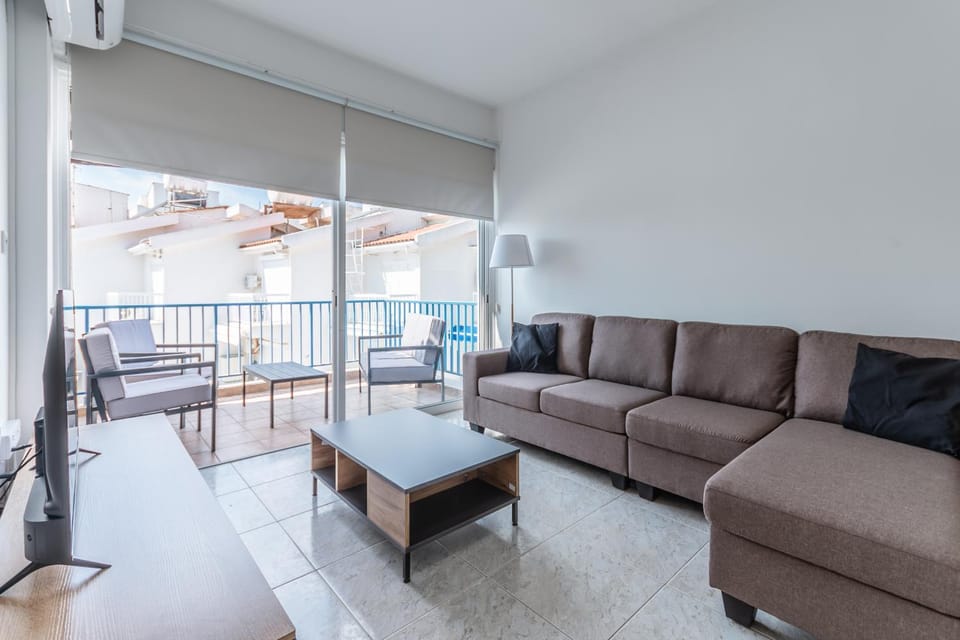Patio, TV and multimedia, View (from property/room), Balcony/Terrace, Living room, Seating area