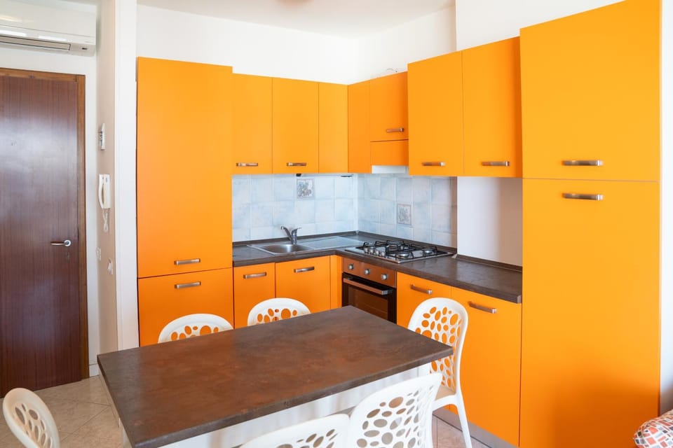 Kitchen or kitchenette, kitchen