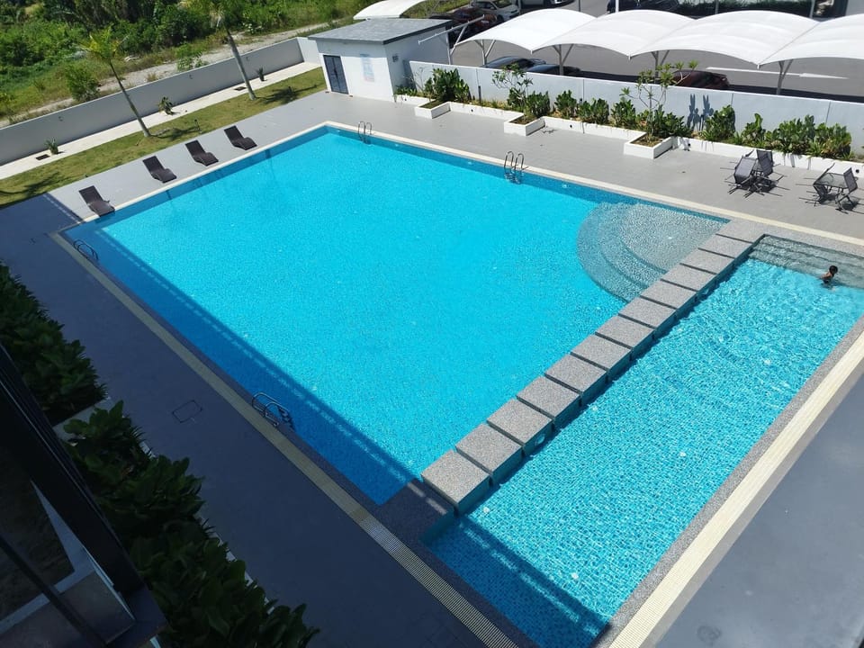Swimming pool, Swimming pool