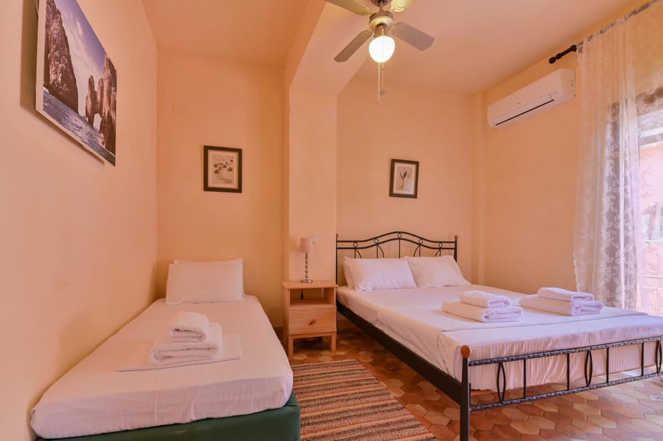 Bed, Bedroom, towels, air conditioner