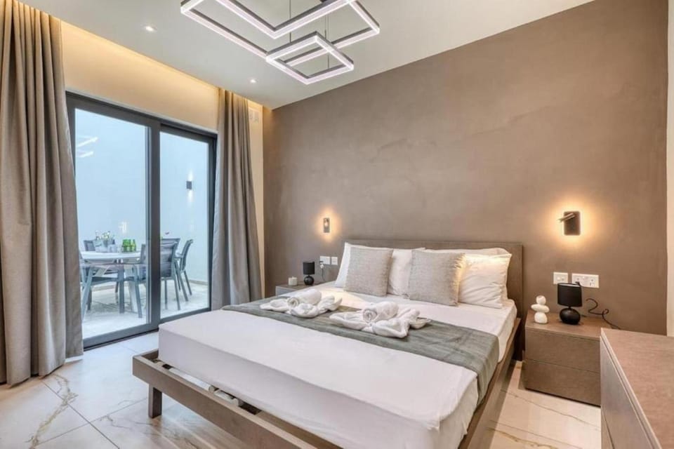 Bed, View (from property/room), Balcony/Terrace, Bedroom