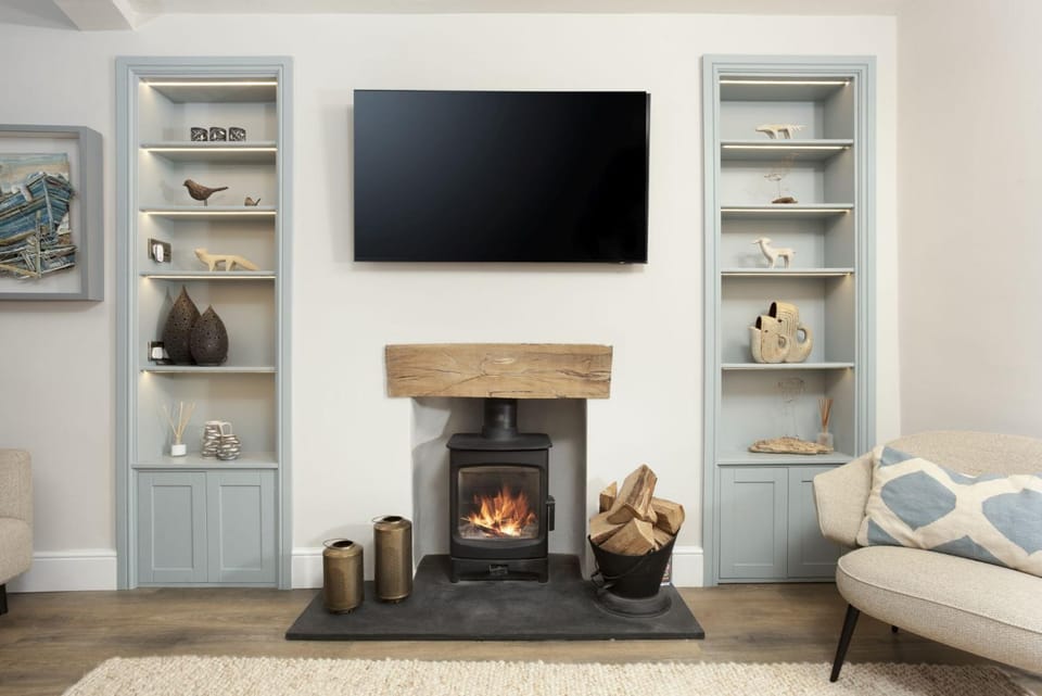 TV and multimedia, Living room, Seating area, fireplace, pet friendly