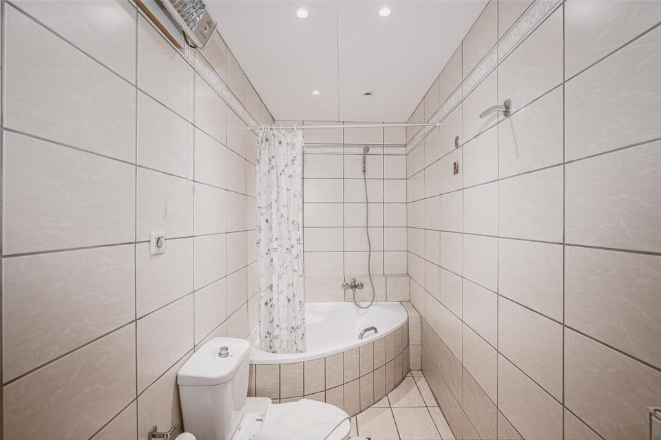 Bathroom, Bath