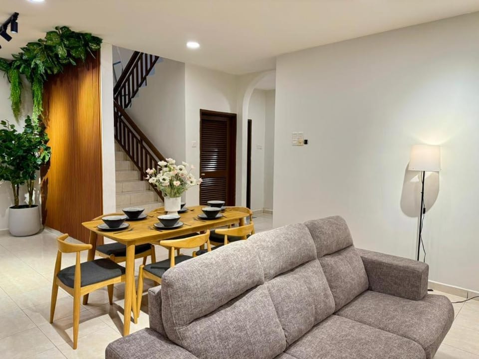 20pax family vacation pool bbq pooltable 4bedroom4bathroom House in Pahang, Malaysia