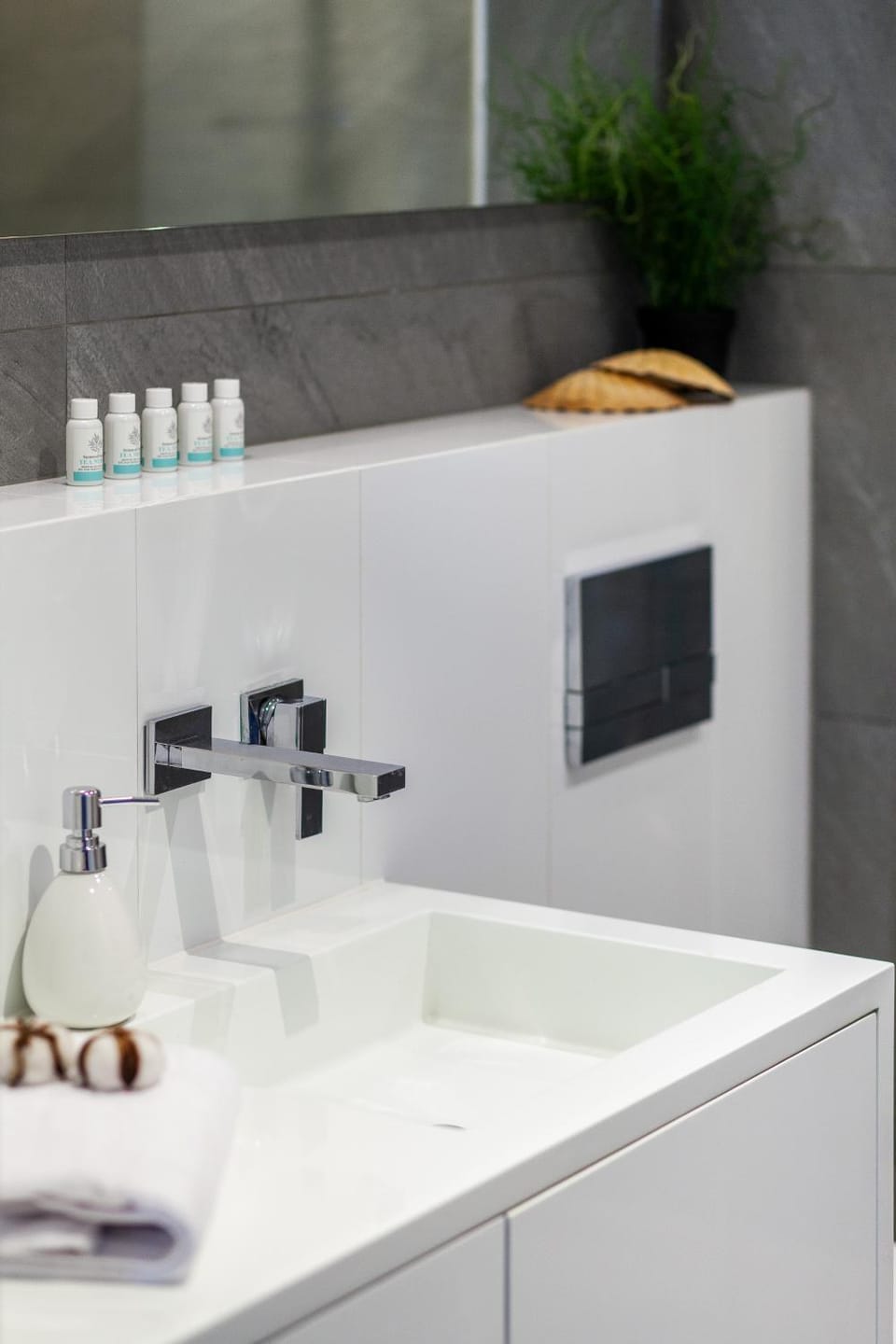 Bathroom, towels