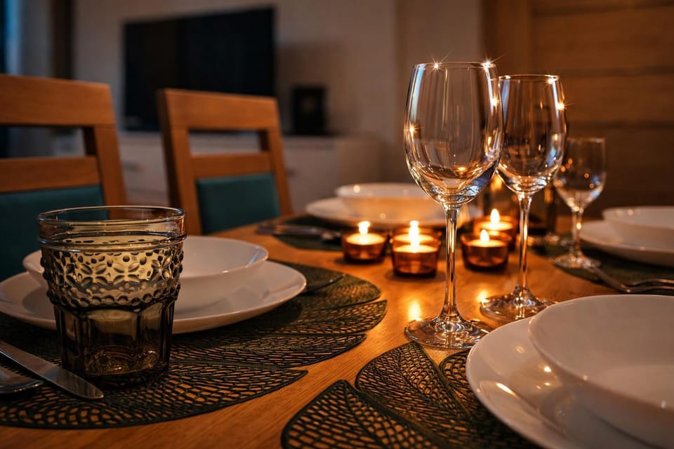 Dining area, Food, Drinks
