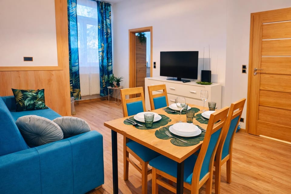 Communal lounge/ TV room, TV and multimedia, Kitchen or kitchenette, Living room, Seating area, Dining area