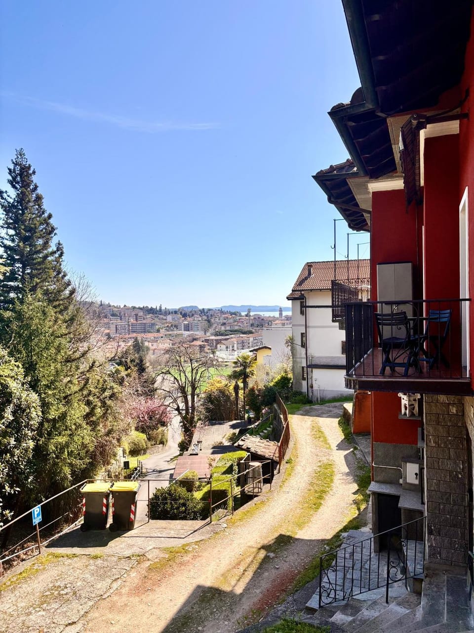 Property building, Natural landscape, View (from property/room), Balcony/Terrace, City view, Mountain view