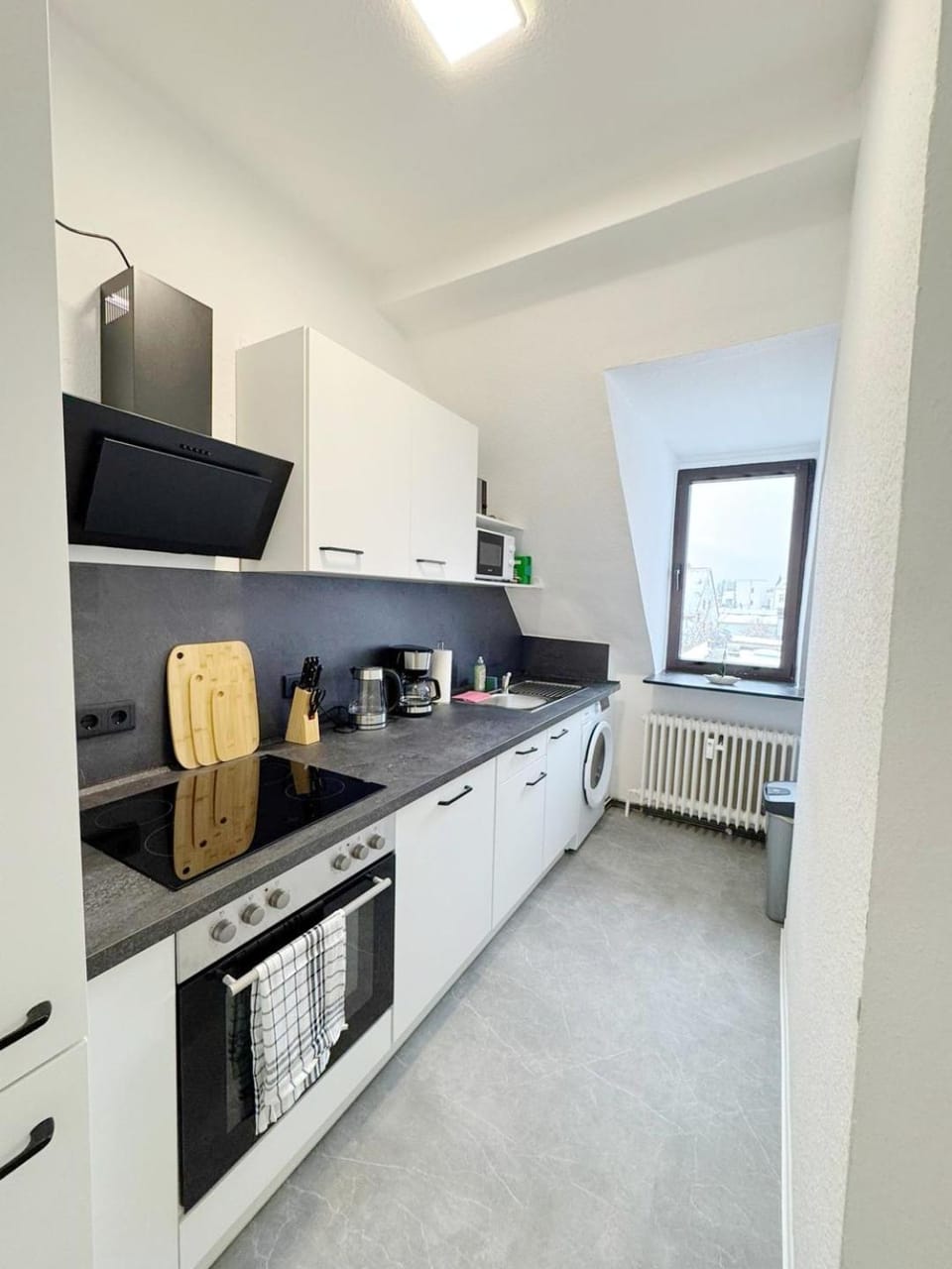 oven, washing machine, kitchen