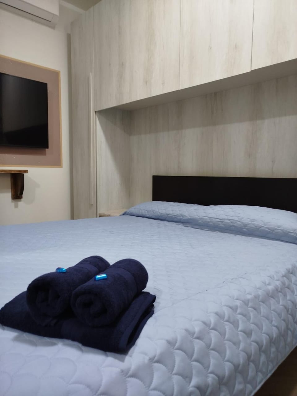 Bed, TV and multimedia