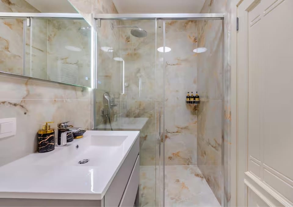 Shower, Bathroom