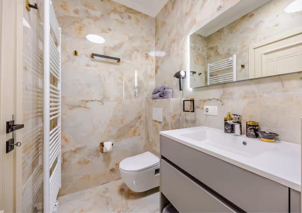 Toilet, Bathroom