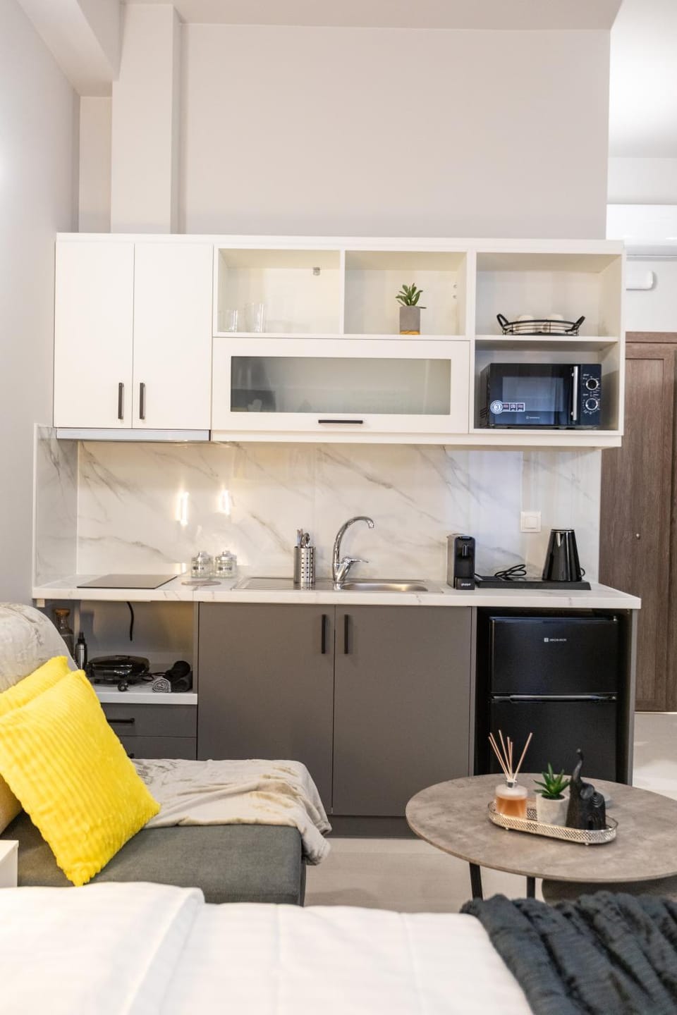 Kitchen or kitchenette, Living room, Dining area, stove