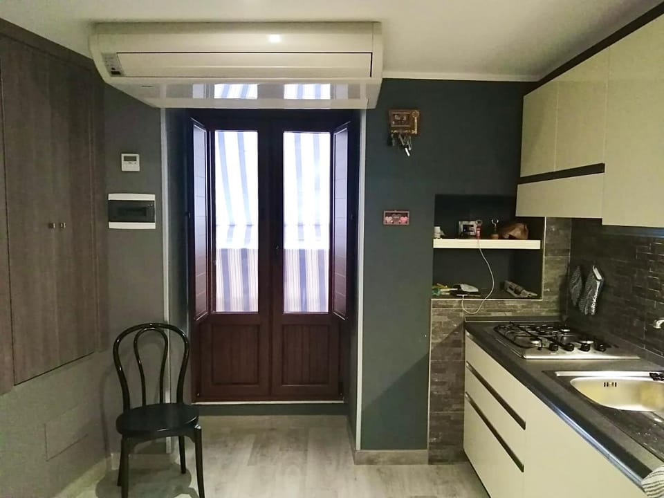 Balcony/Terrace, Kitchen or kitchenette, air conditioner