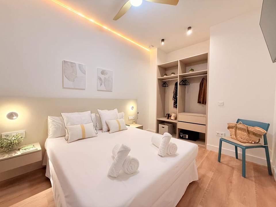 Bed, Bedroom