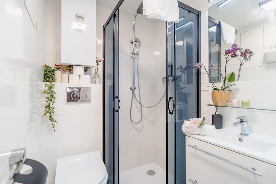 Shower, Bathroom, towels