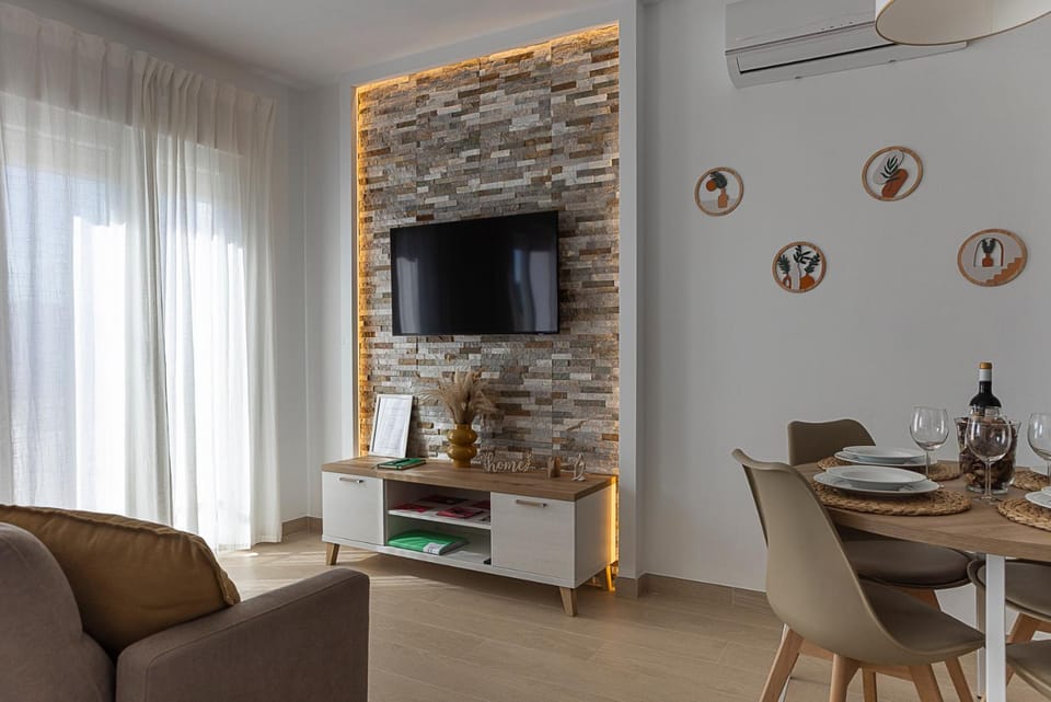 TV and multimedia, Living room, Dining area