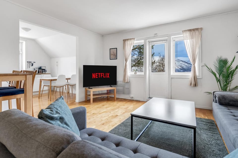 Charming Arctic Stay l Amazing View l Central Apartment in Tromso