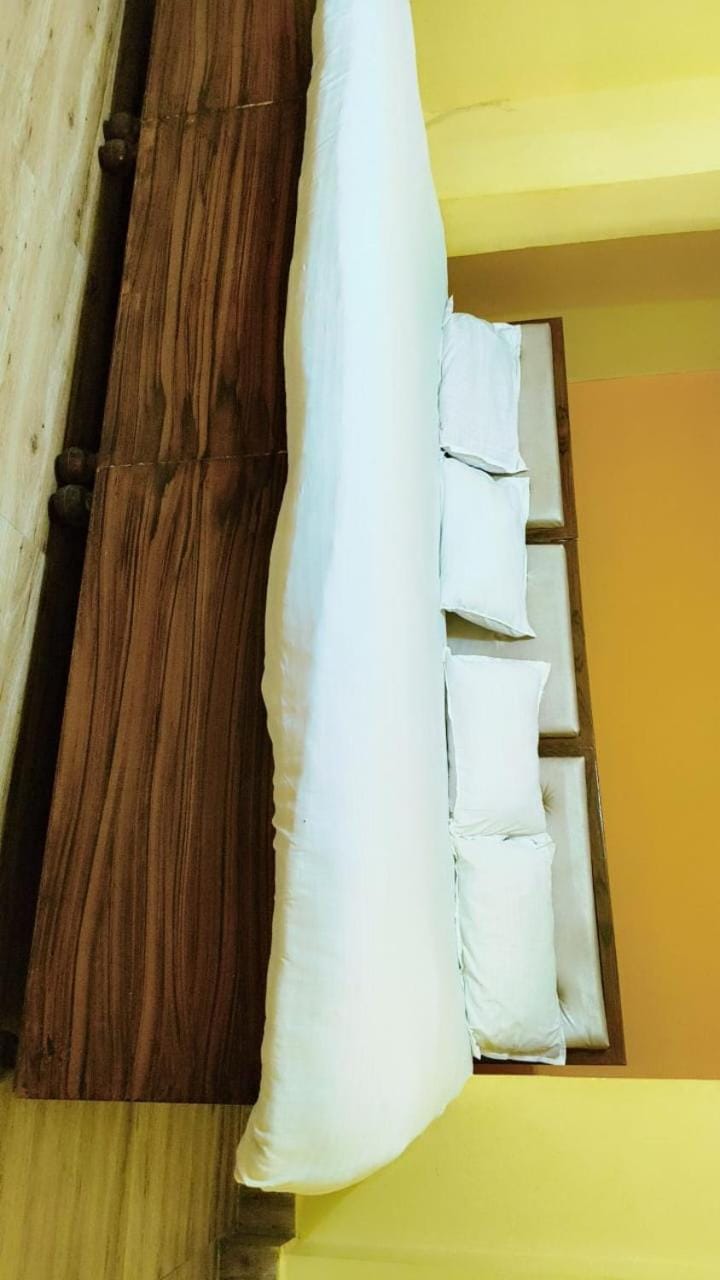 Manglam guest house Bed and Breakfast in Varanasi
