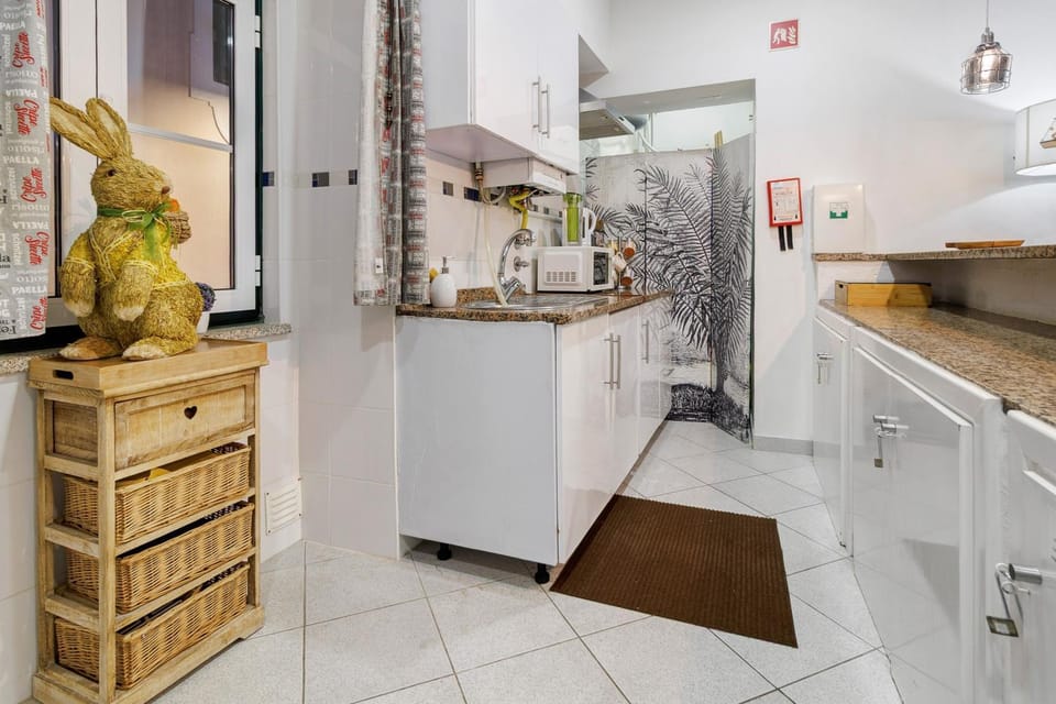 Kitchen or kitchenette, Living room