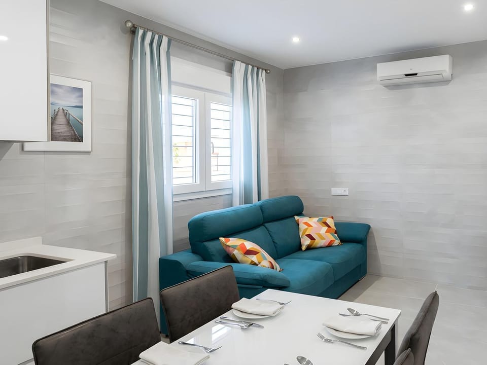 Apartamento con WiFi y terraza cerca del centro y la playa Apartment in Conil de la Frontera