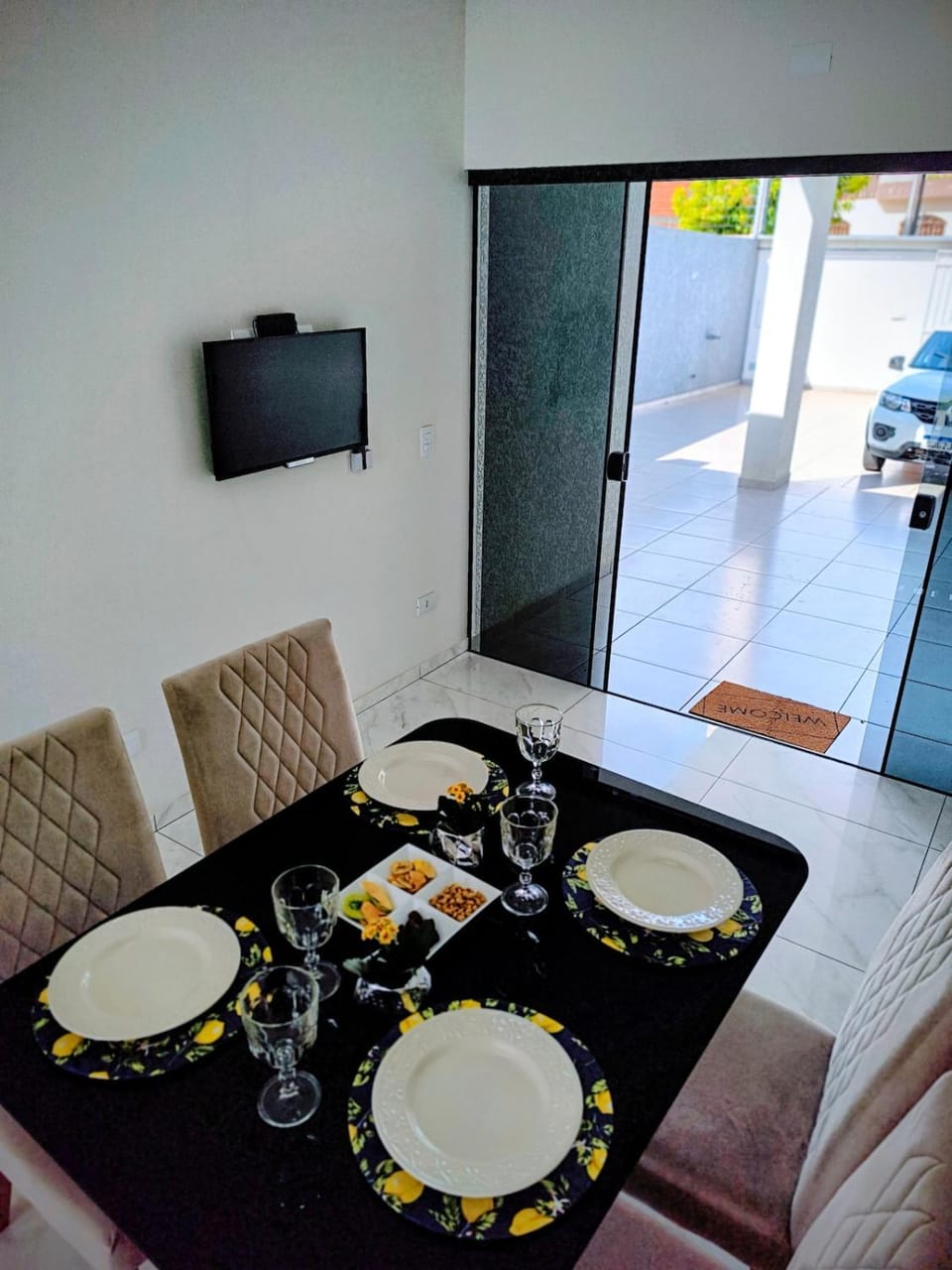 TV and multimedia, Dining area