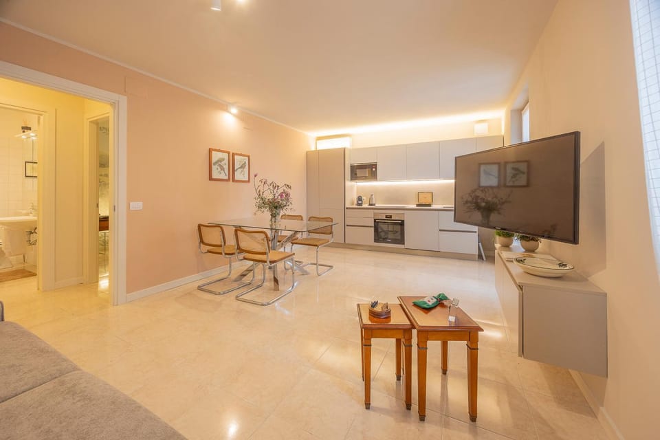 TV and multimedia, Living room, Dining area