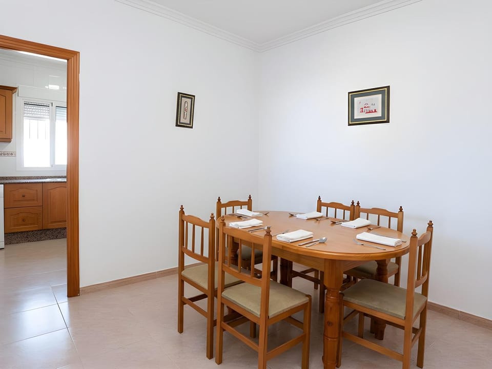 Chalet con piscina privada y zona de barbacoa cerca del pueblo Chalet in La Janda