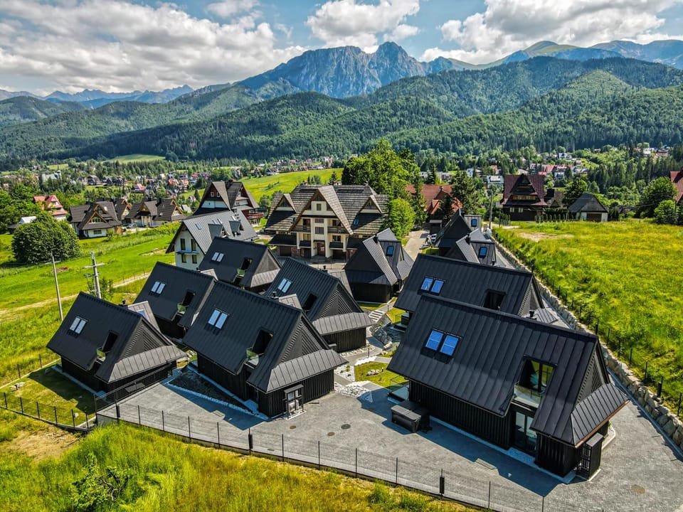 Property building, Neighbourhood, Bird's eye view, Mountain view