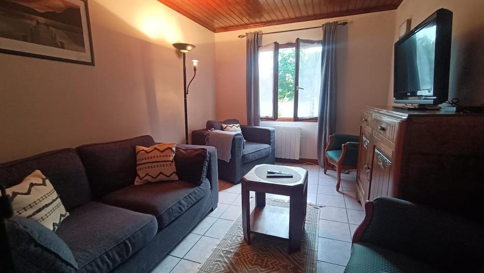 La Petite Maison 2 à 5 personnes Casteljaloux et Center Parcs à proximité House in Nouvelle-Aquitaine