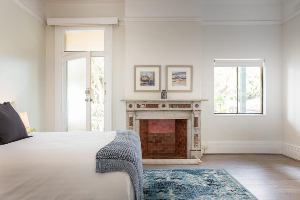 Central 2-Bed Apartment with Private Parking Apartment in Sydney