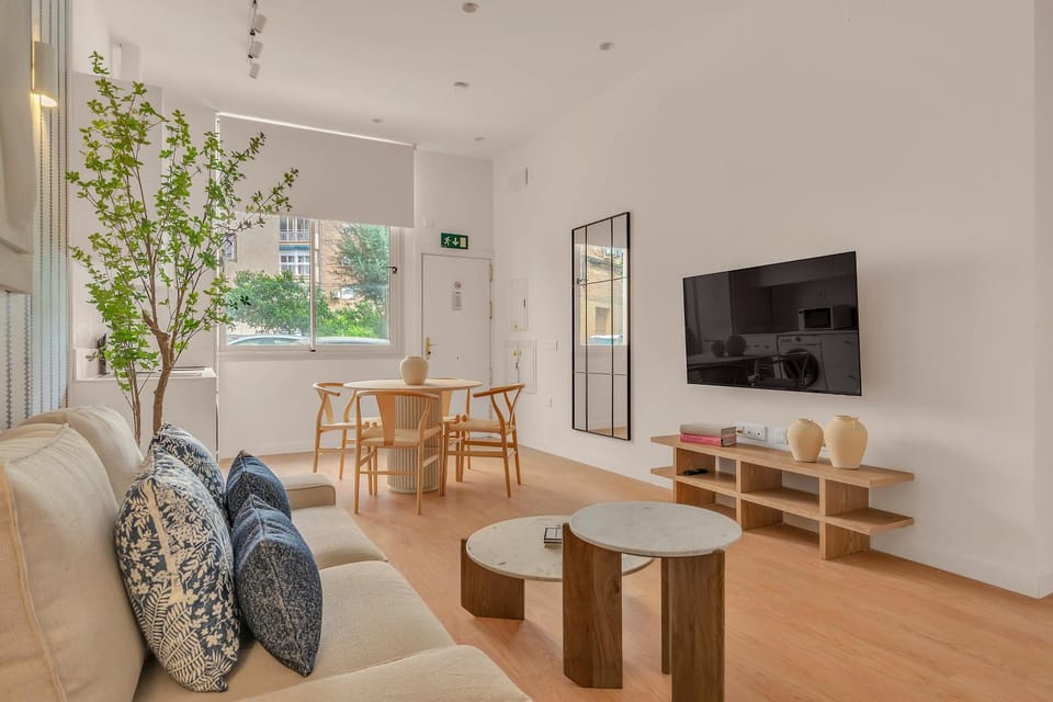 TV and multimedia, Living room, Dining area