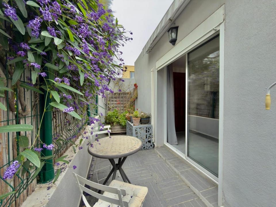 Méditerranéen - Clim & Wifi - Port & Plage 200m Apartment in Hyères