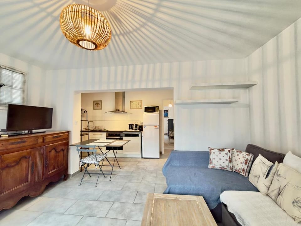 Méditerranéen - Clim & Wifi - Port & Plage 200m Apartment in Hyères