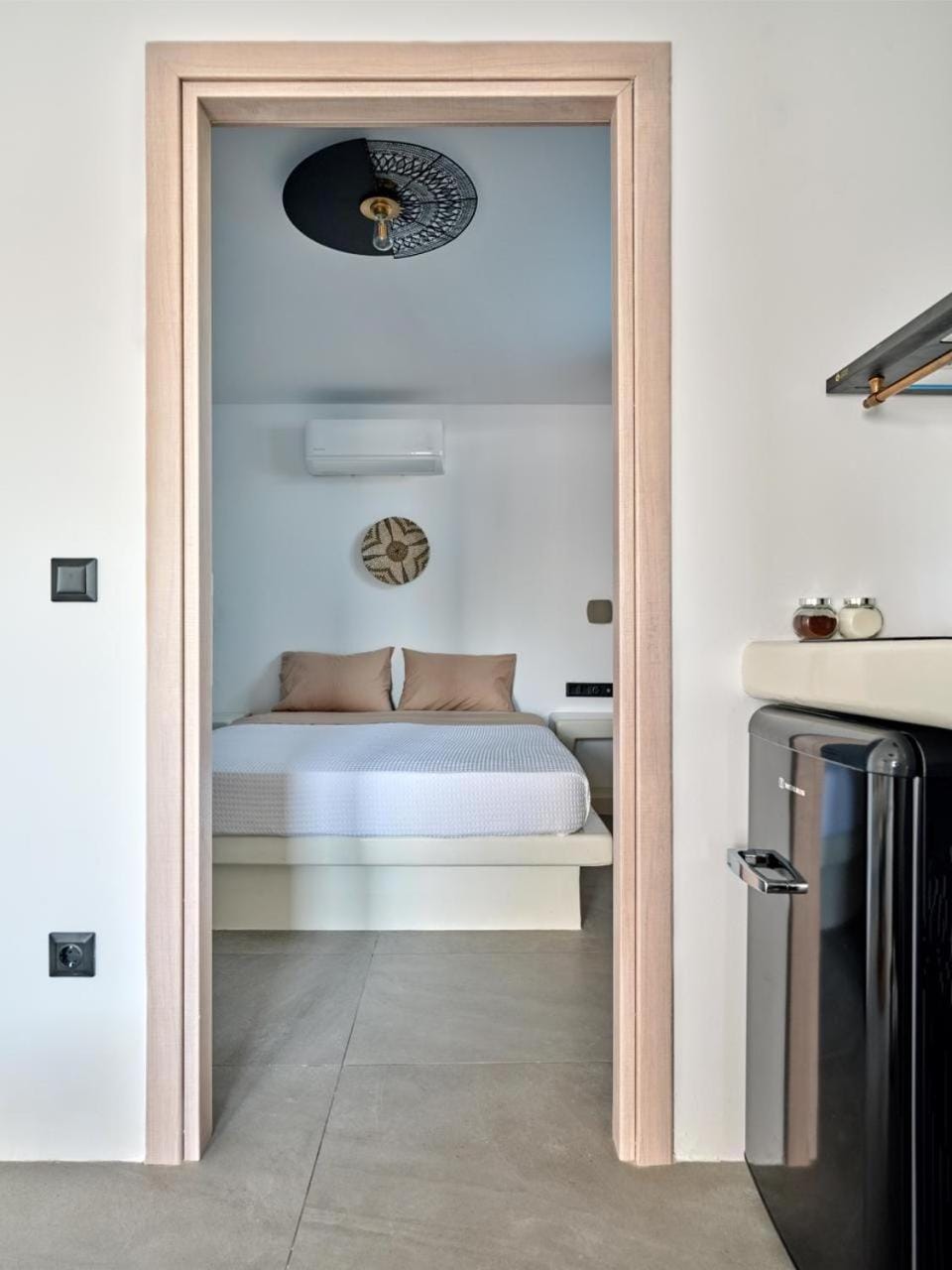 Cozy Hideaway Room with Private Jacuzzi Apartment in Paros, Greece