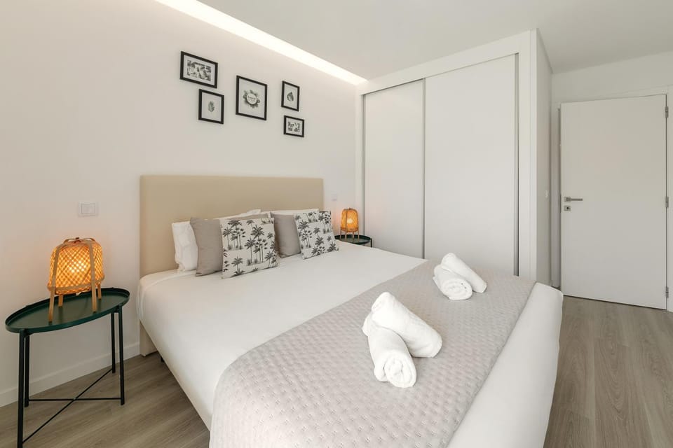 Bed, Photo of the whole room, Bedroom, towels, wardrobe