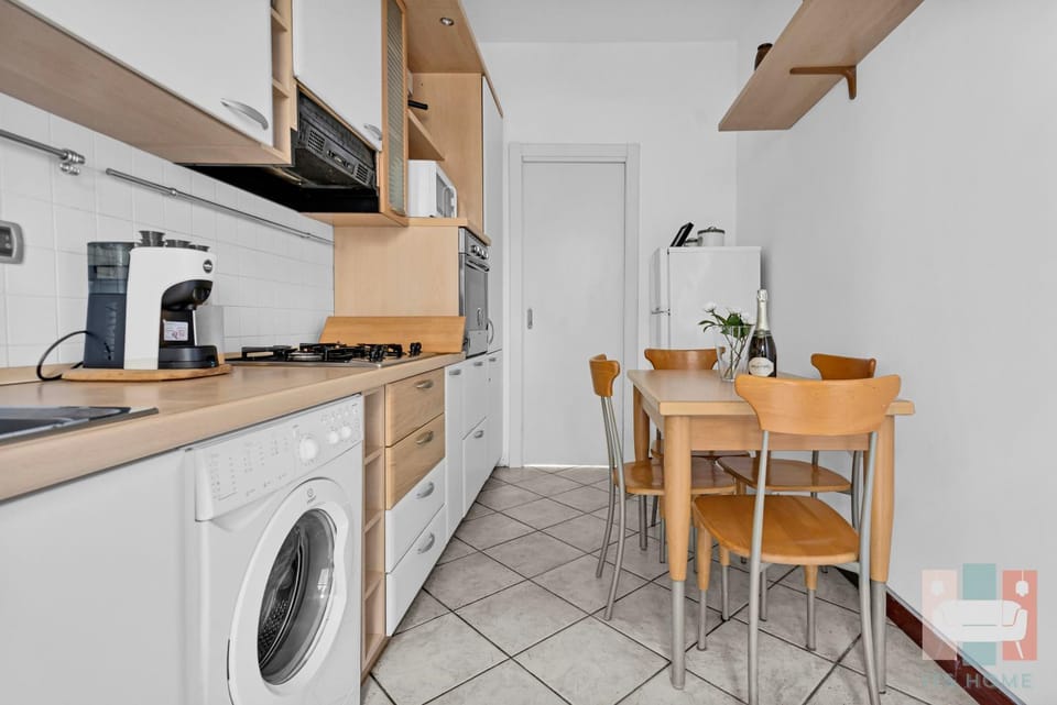 MAR19 Appartamento ampio e luminoso a Milano Comfort e Metro a Due Passi Apartment in Milan