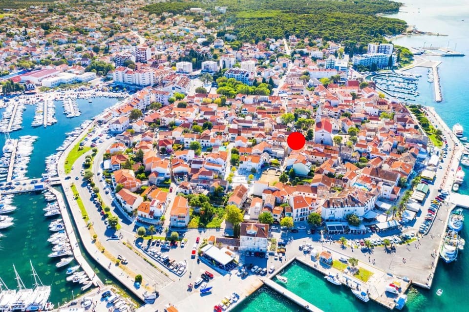 Property building, Nearby landmark, Day, Bird's eye view, City view, Location
