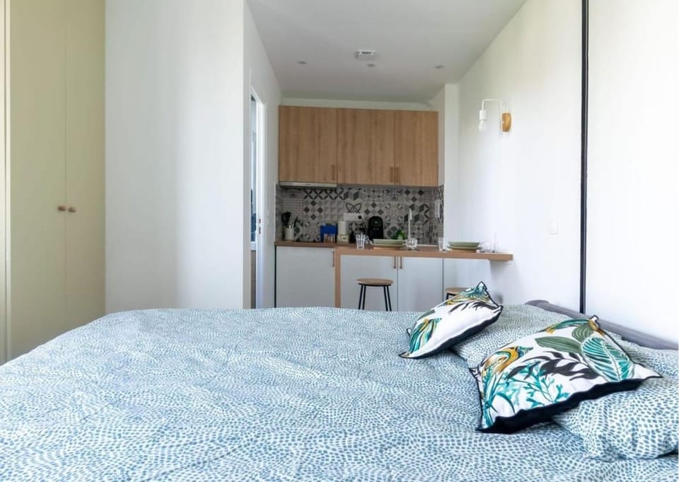 Kitchen or kitchenette, flat iron, hair dryier