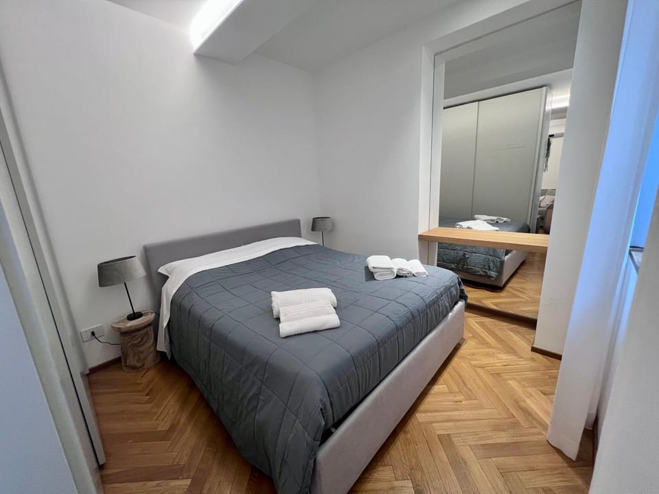 Casa Dalmazia Elegant parquet in the Center Metro & Highway Apartment in Catania