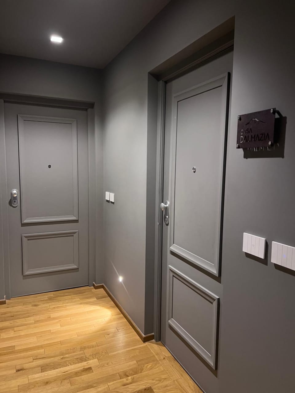 Casa Dalmazia Elegant parquet in the Center Metro & Highway Apartment in Catania